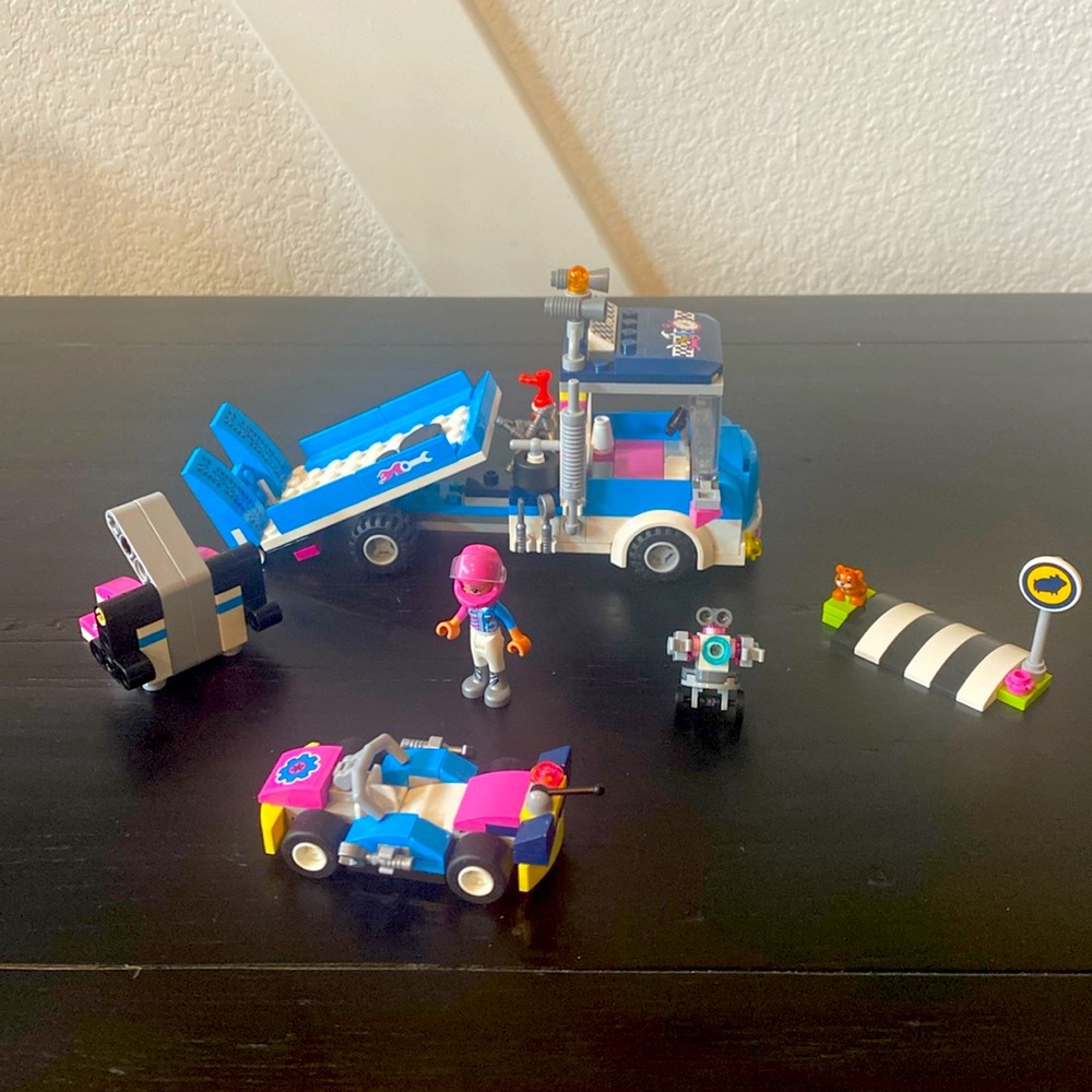 Lego friends 41348 service and care truck